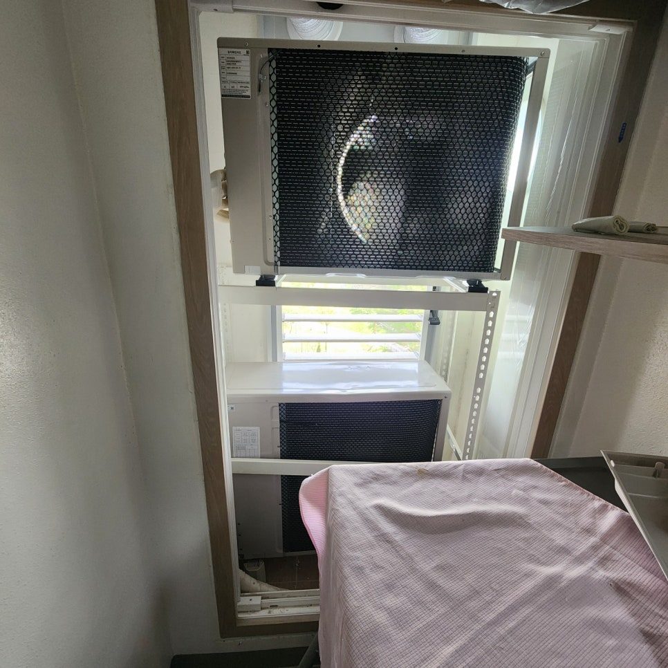 시공 중 배관 경로를 세밀하게 잡는 과정