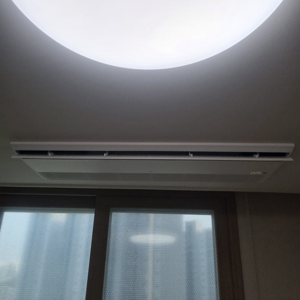벽면과 천장 경계부의 세심한 시공