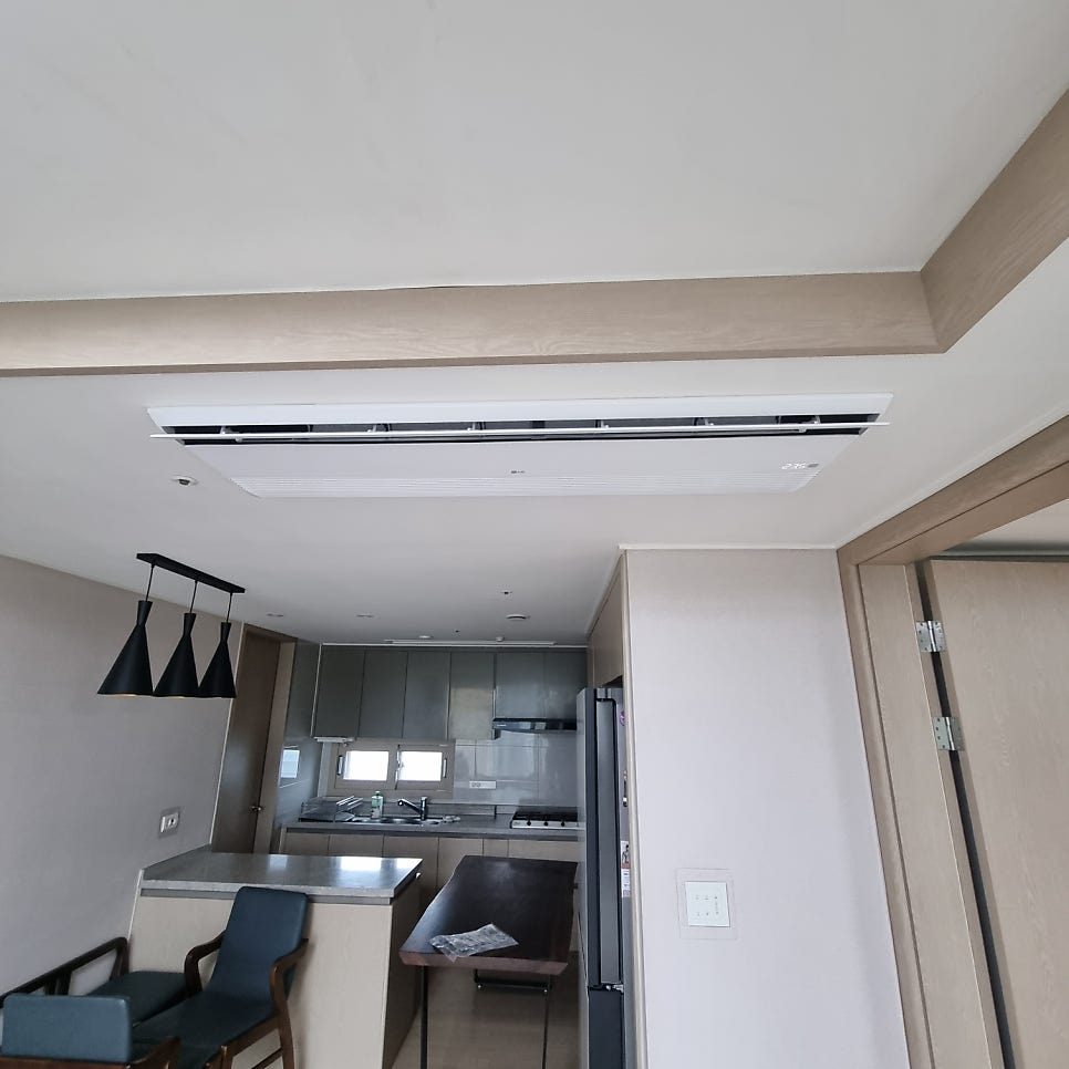 주방 천장 매립 실내기 전경