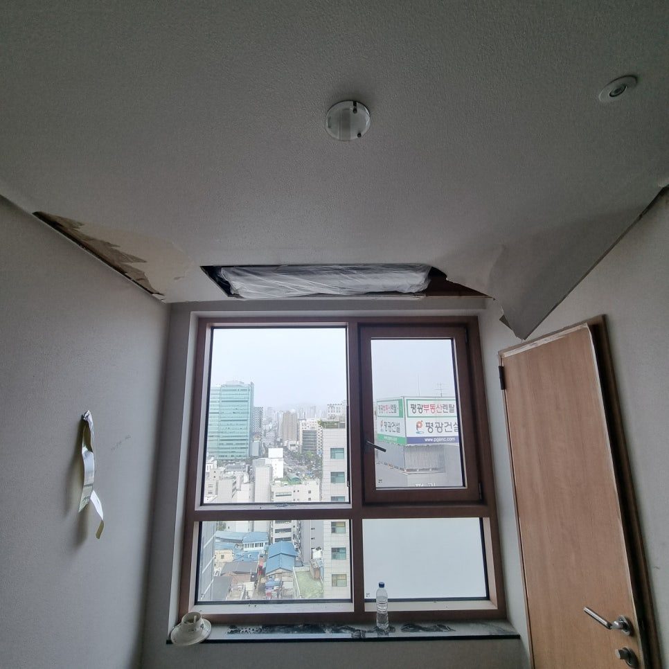 거실 천장 배관 노출 및 시공 과정