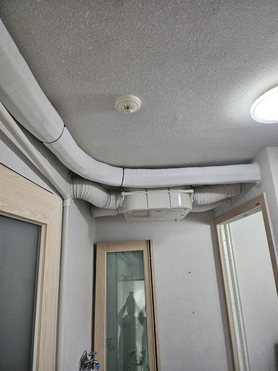 천장 내부 배관 및 실내기 설치 과정
