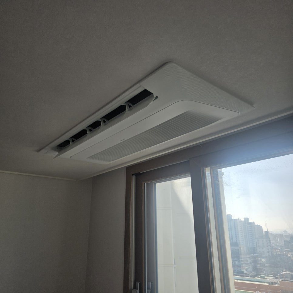 유리문 연결부 실내기 배치