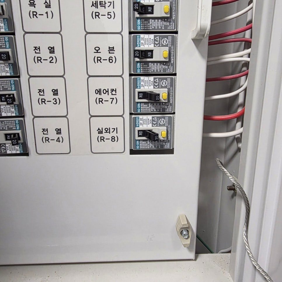 배관과 실내기 접합부의 견고한 체결 상태