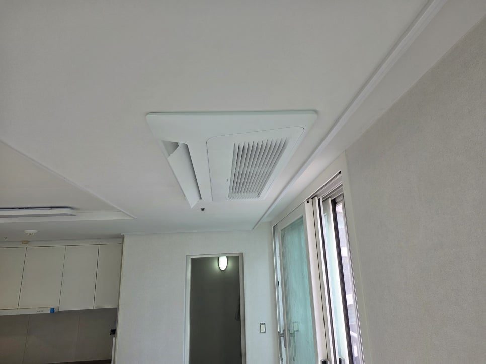 주방 인접 구역의 효율적인 냉방 배치