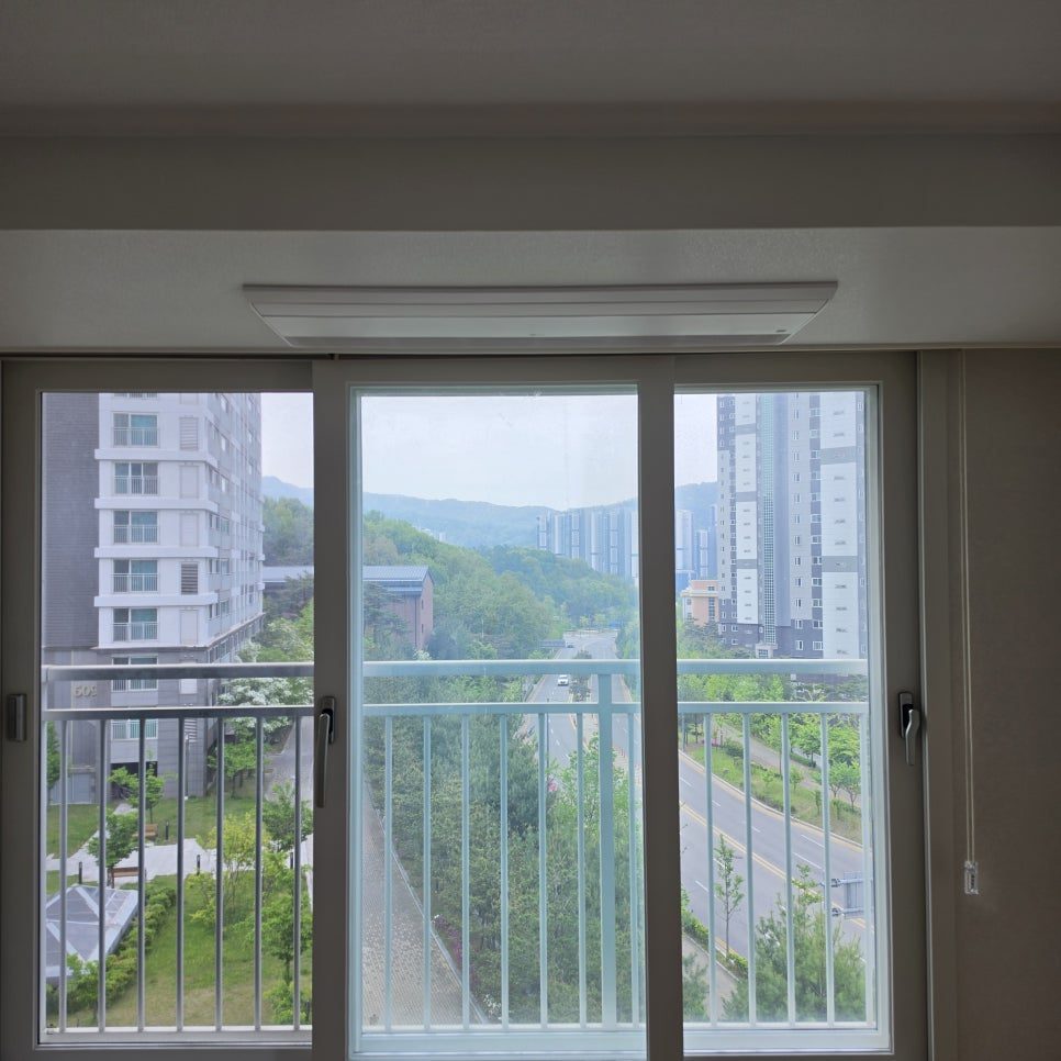 창가 쪽을 고려한 위치 선정