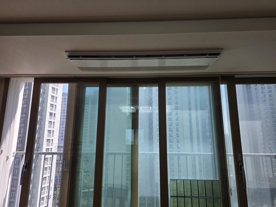 상업 공간의 효율적인 시스템에어컨 배치